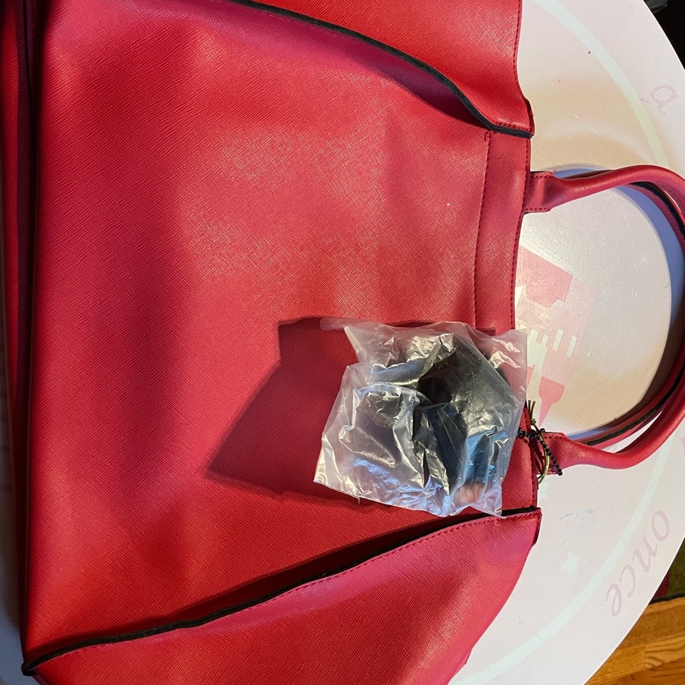 Brand new Elizabeth Arden bag